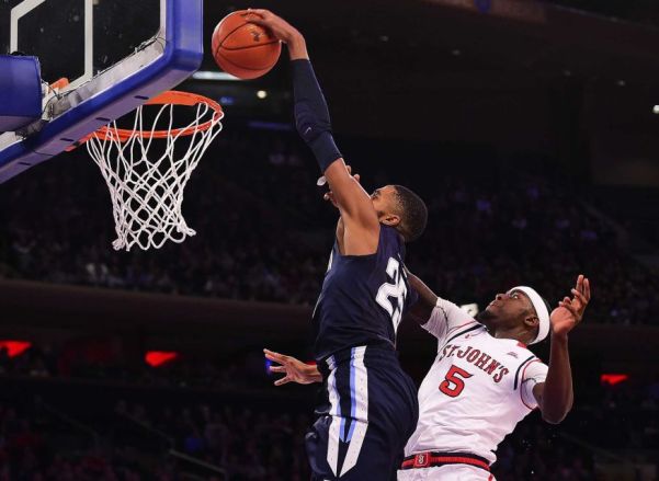 Mikal Bridges dunking lefty